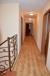 korytarz_2_pietro_srodek